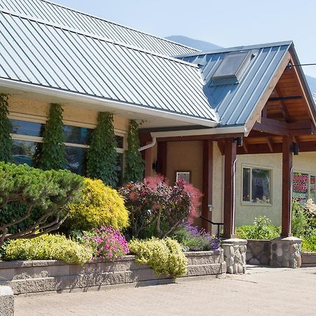The Lodge At Arrow Lakes Nakusp Bagian luar foto